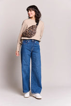 Charger l'image dans la galerie, sac-banane-olivia-fausse-fourrure-leopard-hindbag-ethique-durable