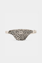 Charger l'image dans la galerie, banane-olivia-leopard-ecru-hindbag