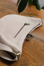 Charger l'image dans la galerie, sac-banane-andrea-jute-hindbag