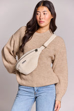 Charger l'image dans la galerie, sac-banane-olivia-velours-blanc-hindbag-ethique-responsable