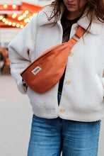 Charger l'image dans la galerie, sac-banane-sasha-sienne-hindbag-ethique-responsable