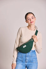 Charger l'image dans la galerie, sac-banane-sasha-sapin-hinsbag-ethique-responsable