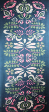 Charger l'image dans la galerie, echarpe-100%-laine-yvonna-marine-les-belles-vagabondes