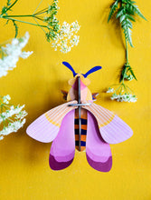 Charger l'image dans la galerie, decoration-murale-abeille-rose-studio-roof
