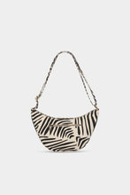 Charger l'image dans la galerie, sac-banane-andrea-demi-lune-hindbag
