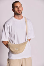 Charger l'image dans la galerie, sac-banane-andrea-tressage-nude-hindbag

