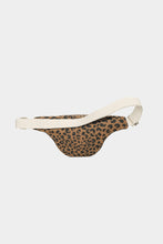 Charger l'image dans la galerie, olivia-leopard-cannelle-sac-banane-hindbag-ethique-responsable
