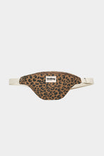 Charger l'image dans la galerie, olivia-leopard-cannelle-sac-banane-hindbag-ethique-responsable
