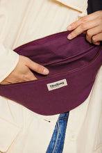 Charger l'image dans la galerie, sac-banane-hindbag-prune-ethique-responsable
