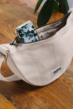 Charger l'image dans la galerie, sac-banane-andrea-jute-hindbag
