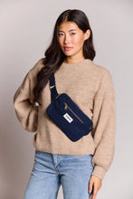 Charger l'image dans la galerie, sac-banane-harry-navy-hindbag-ethique-durable
