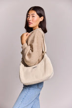 Charger l'image dans la galerie, sac-main-rosa-velours-hindbag-durable-responsable
