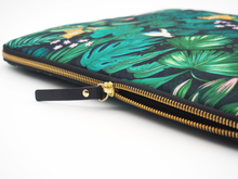 Charger l'image dans la galerie, housse-ordinateur-13-pouces-jungle-profonde-casyx

